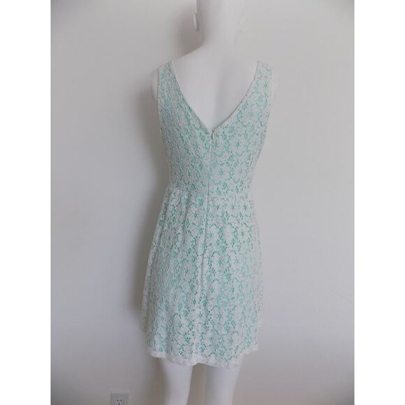 LUSH dress sleeveless skater style eyelet lace size Medium - Picture 4 of 9